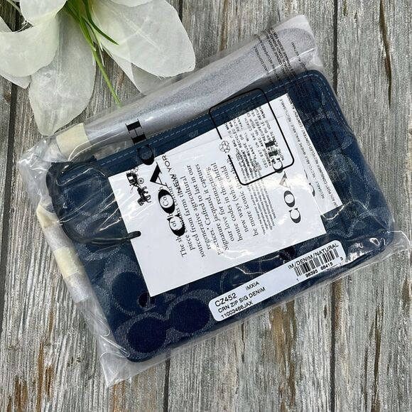 Coach Corner Zip Wristlet In Signature Denim Wallet Bag Purse With Cherry Charm - Picture 10 of 10